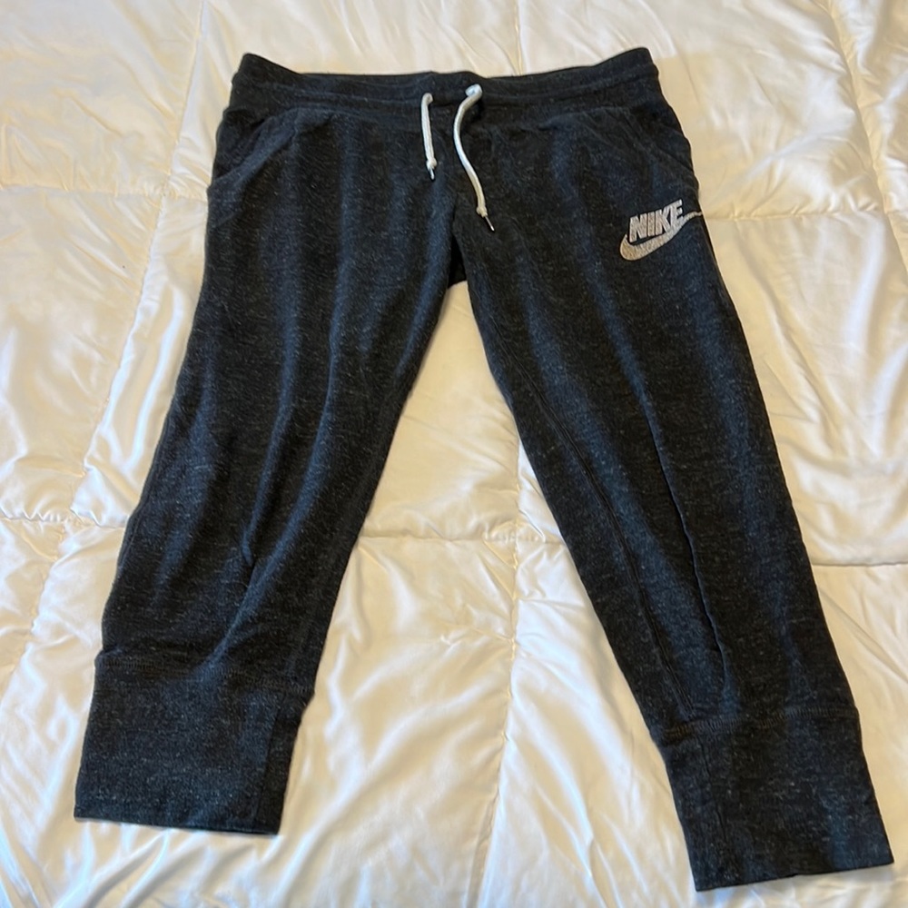 Nike Capri